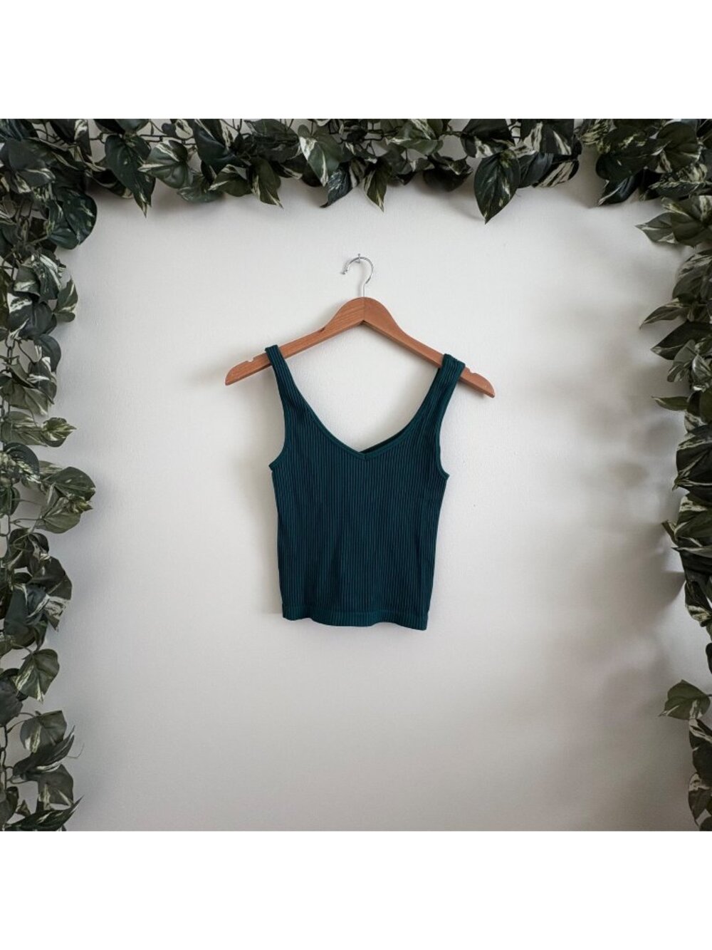 Gypsy + Jade Sleeveless V-Neck Cropped Ribbed Tank Top Teal Women’s Sz XS/S